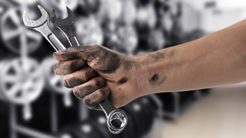 NETTUNO Mani rovinate dal lavoro
